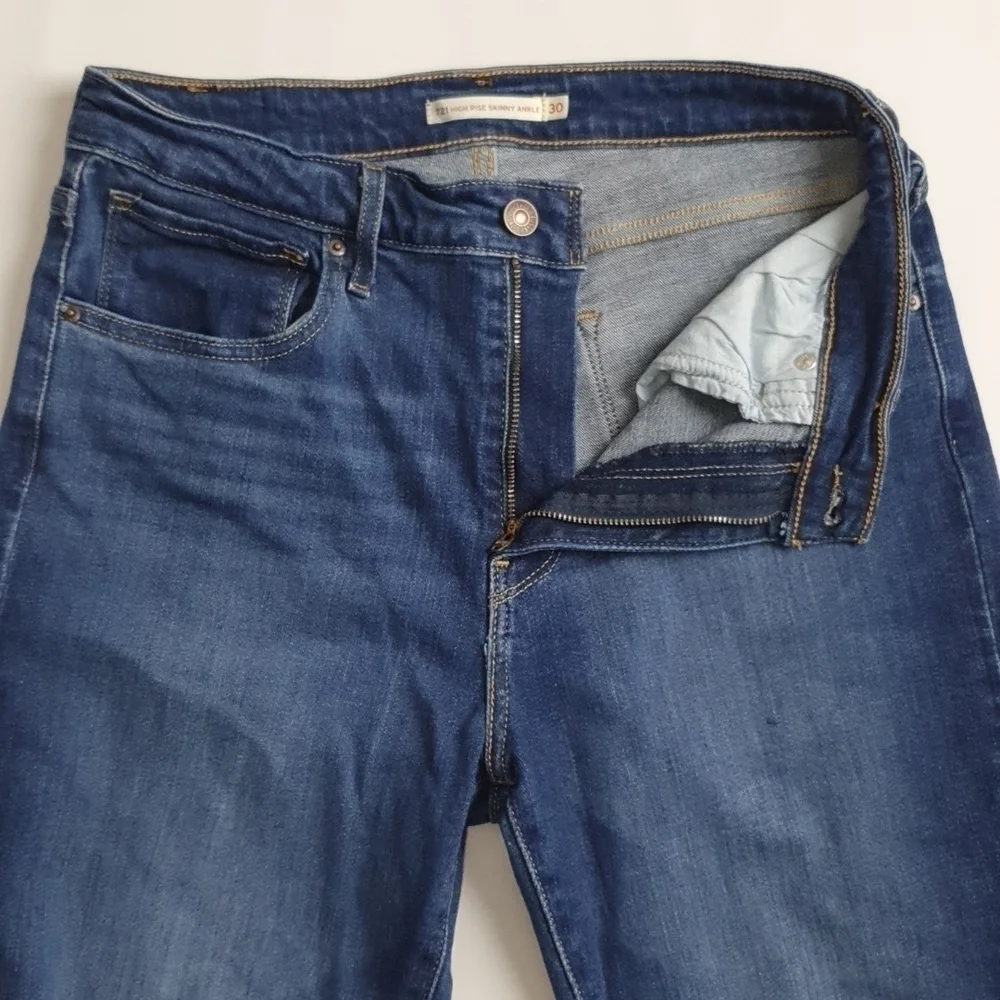 Levi's 721 High Rise Skinny Ankle Distressed Jeans - Picture 10 of 14